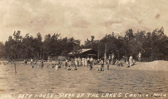 Park of the Lakes Pavilion - Vintage Postcard